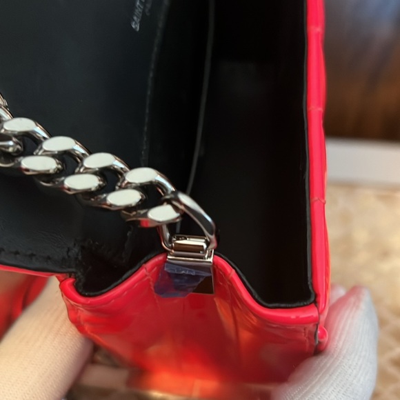 SAINT LAURENT Hot Pink Vicky Patent Leather Crossbody Bag - Picture 10 of 16